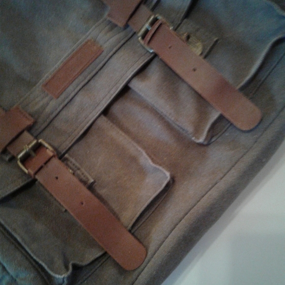 🌺 Nearly New Sweetbriar Canvas Messenger Bag - Picture 4 of 15